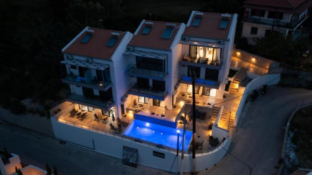 Above Blue Maisonettes Grey Diamond Nikiana Buitenkant foto